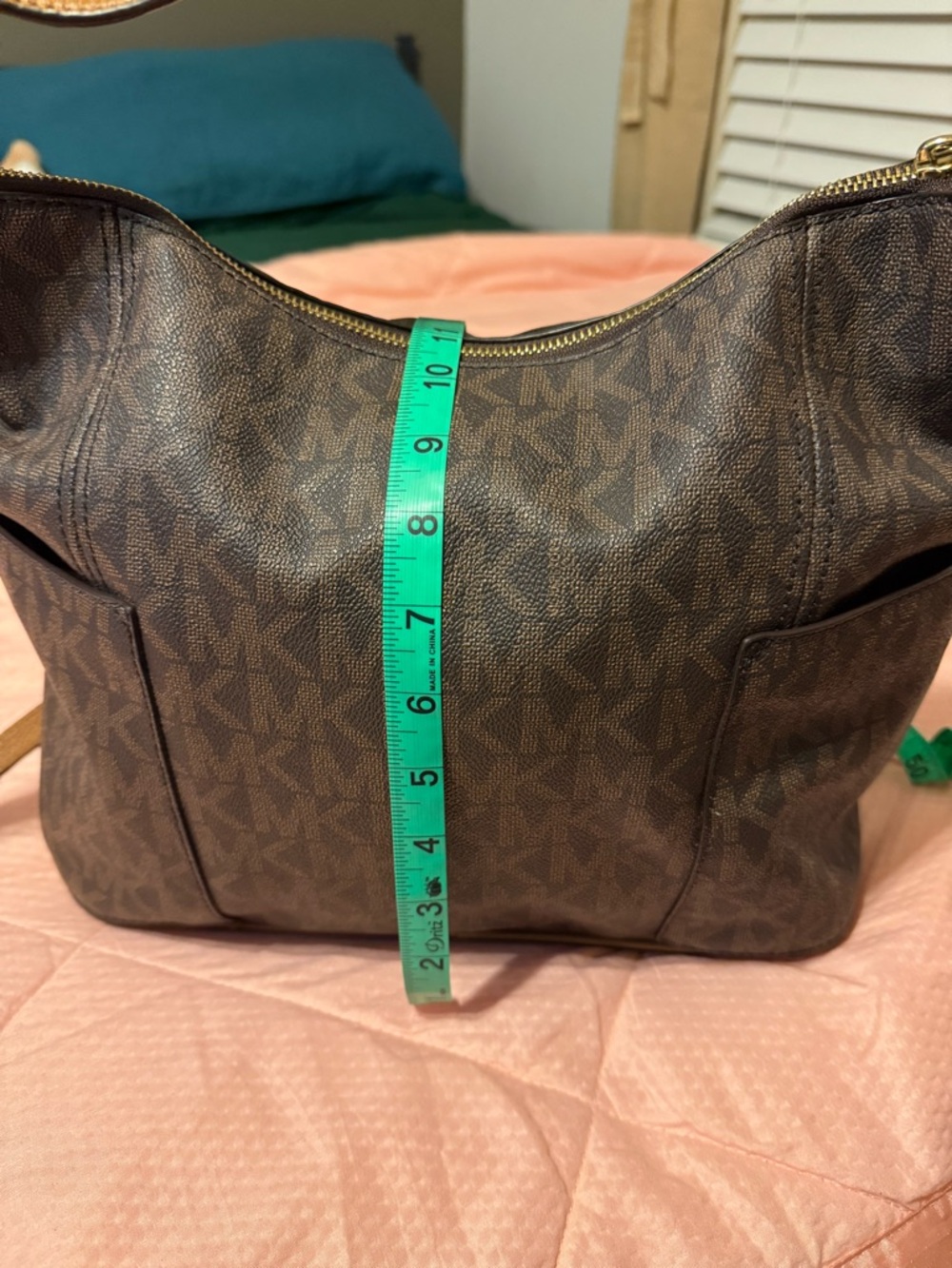 Michael Kors Anita Convertible Shoulder Bag. - Picture 3 of 15